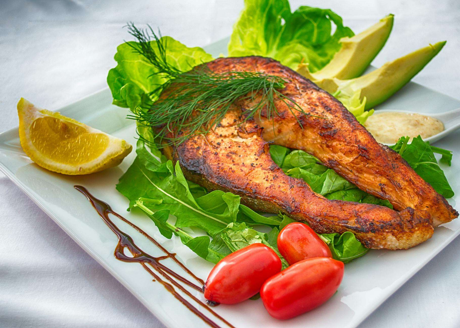 https://www.pexels.com/photo/cooked-meat-with-vegetables-725991/