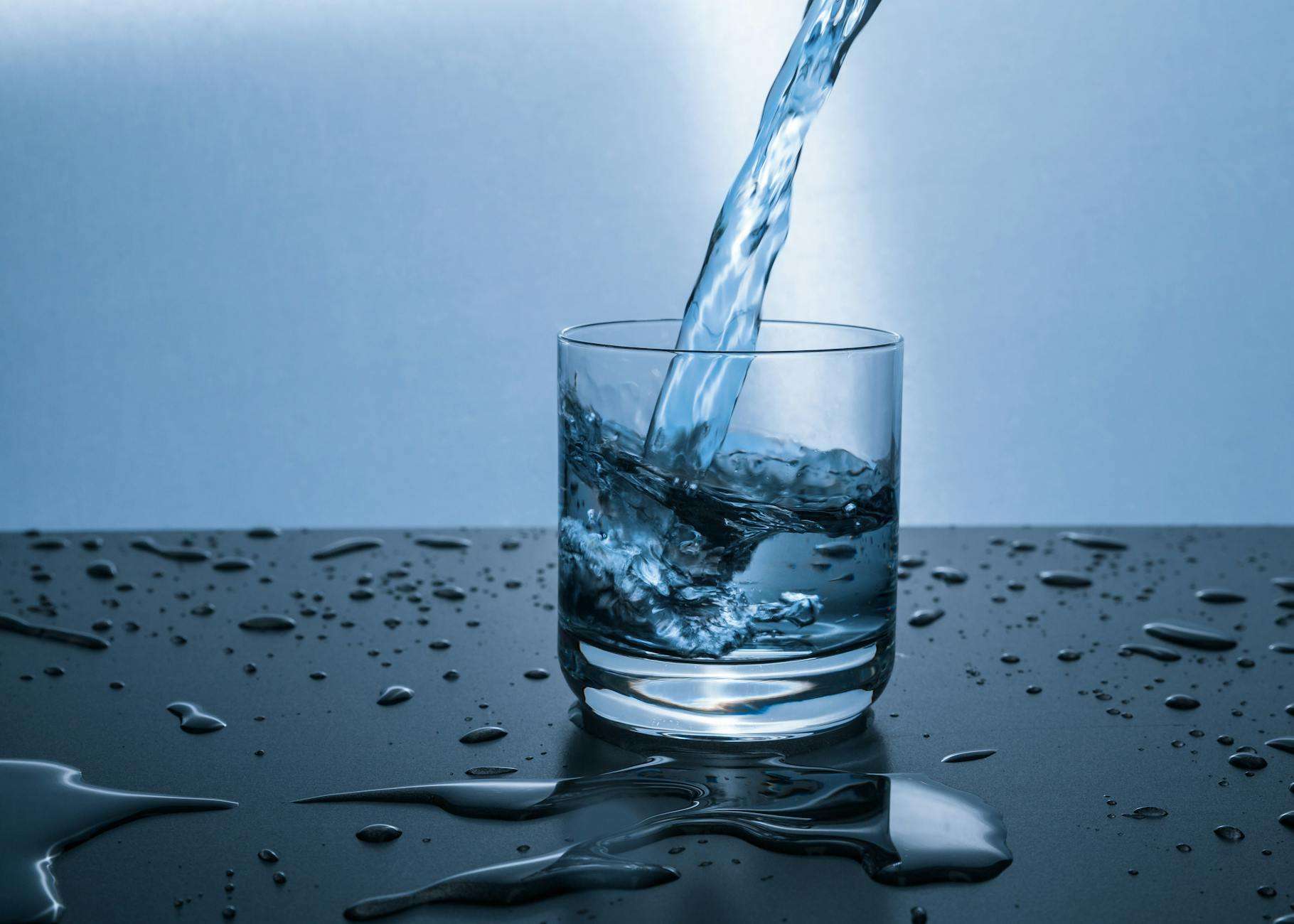 https://www.pexels.com/photo/fluid-pouring-in-pint-glass-416528/