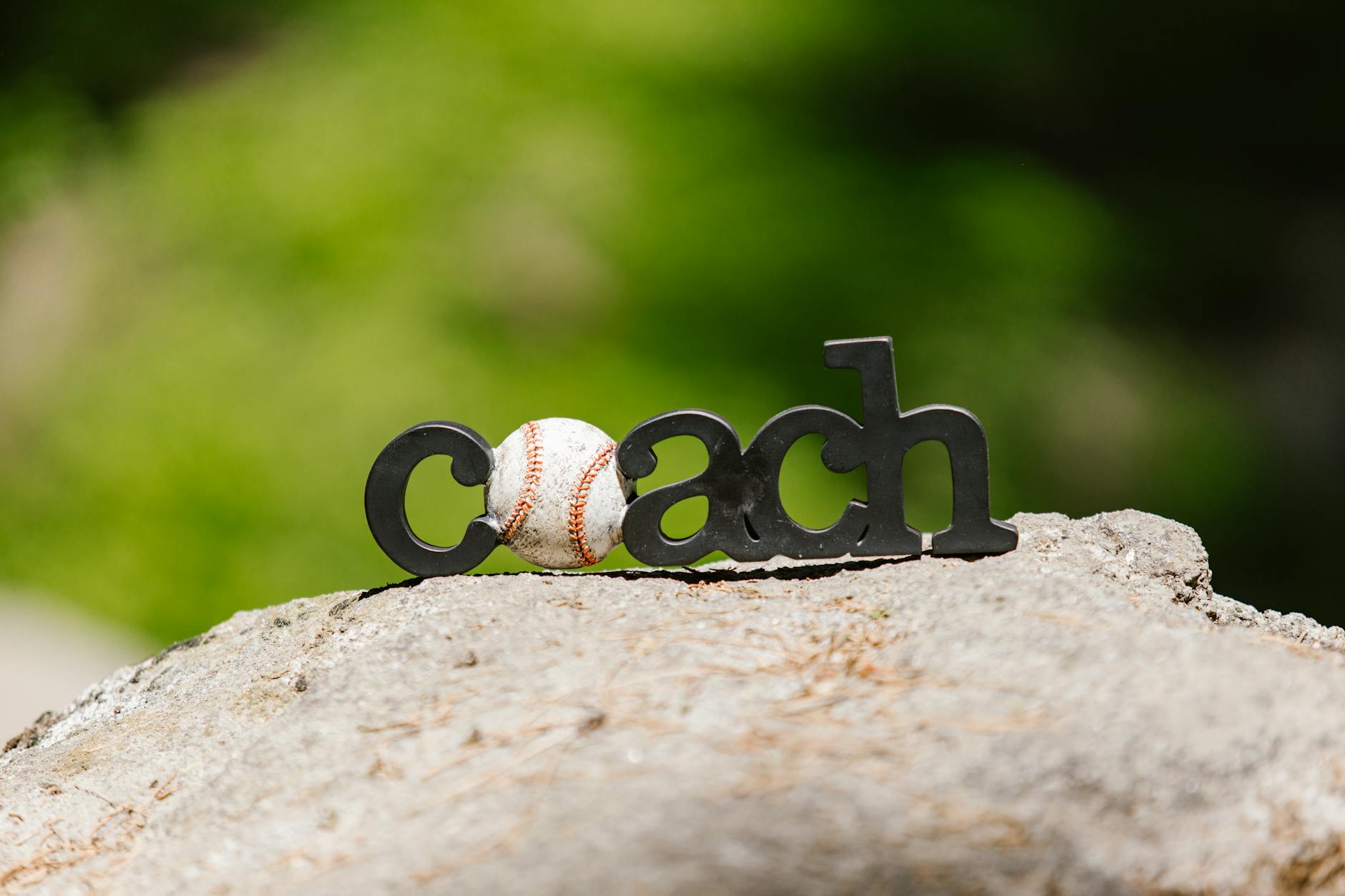 https://www.pexels.com/photo/baseball-arts-and-crafts-8342013/